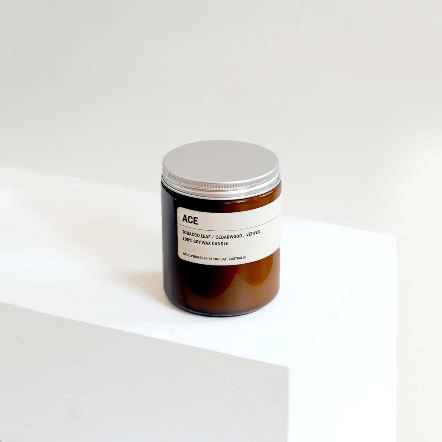 Posie Candle ACE - Tobacco Leaf, Cedarwood & Vetiver 250g