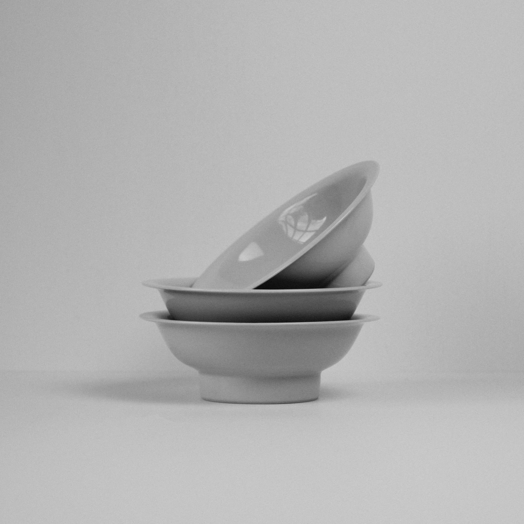 Soft Deep Rim Bowl by Cecilie Manz