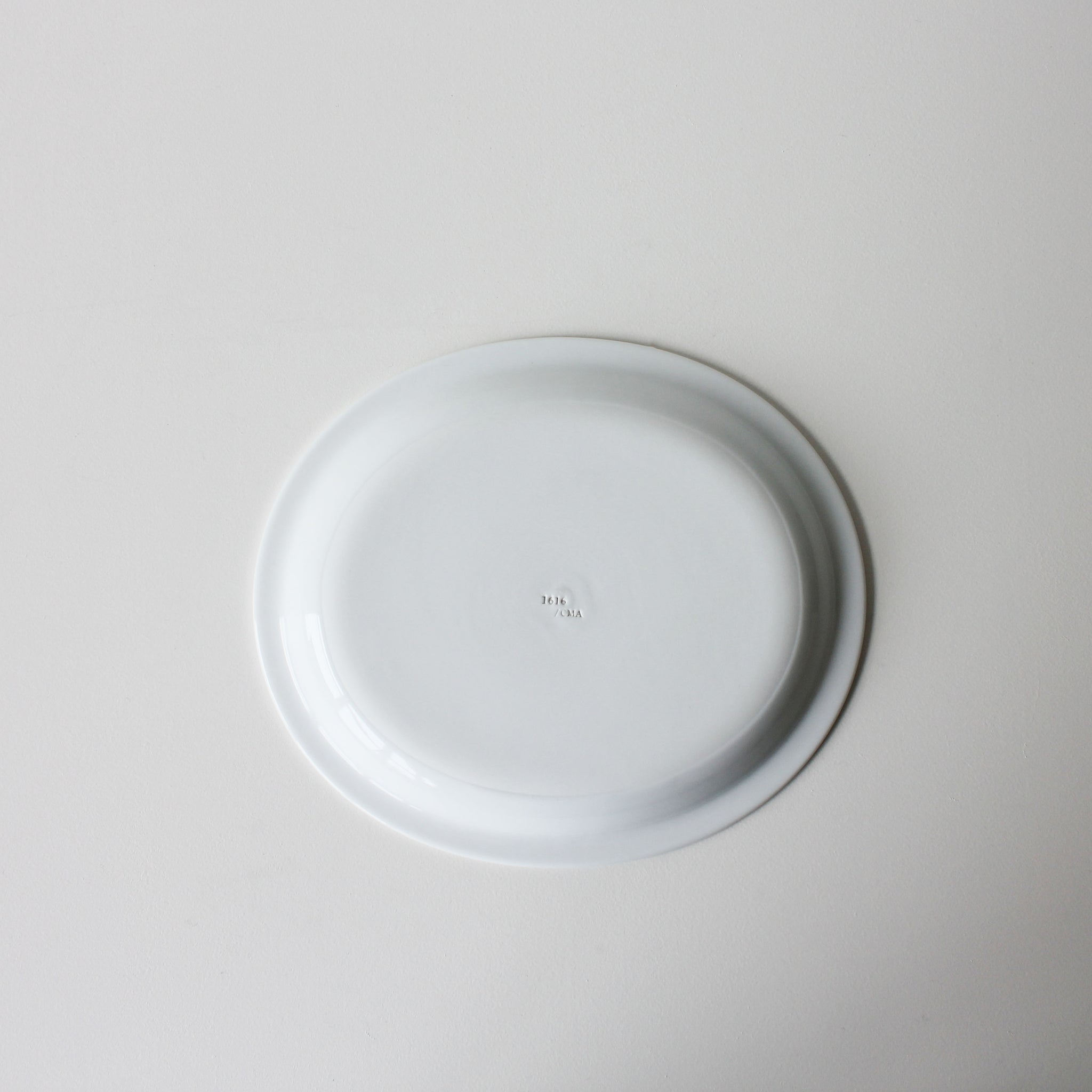 Oval Flat Dinner Plate by Cecilie Manz